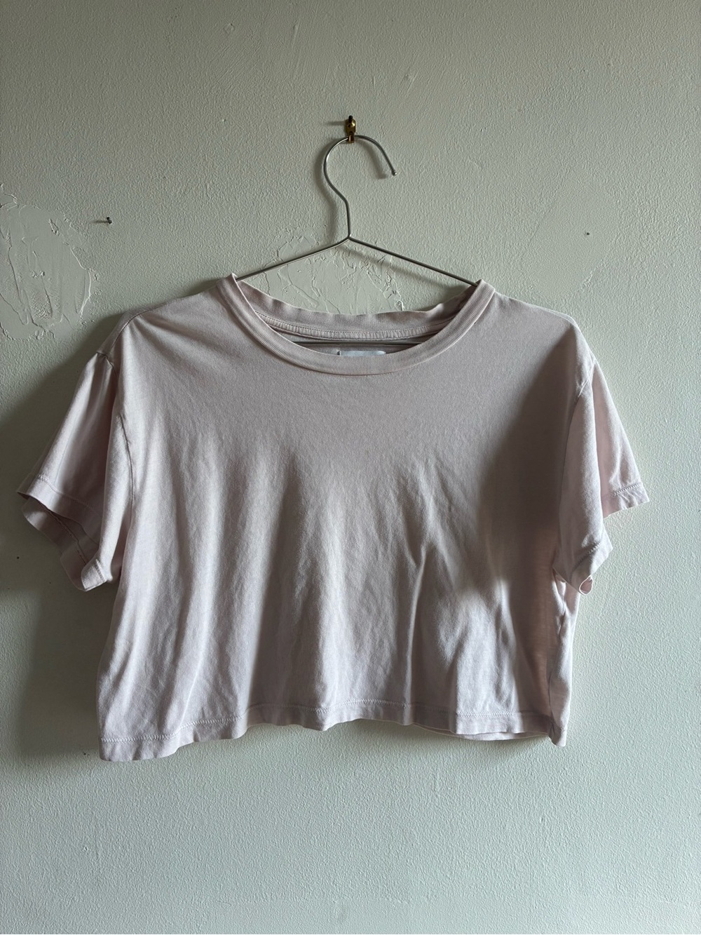 MATE the Label Cropped Crewneck Tee in Pale Pink